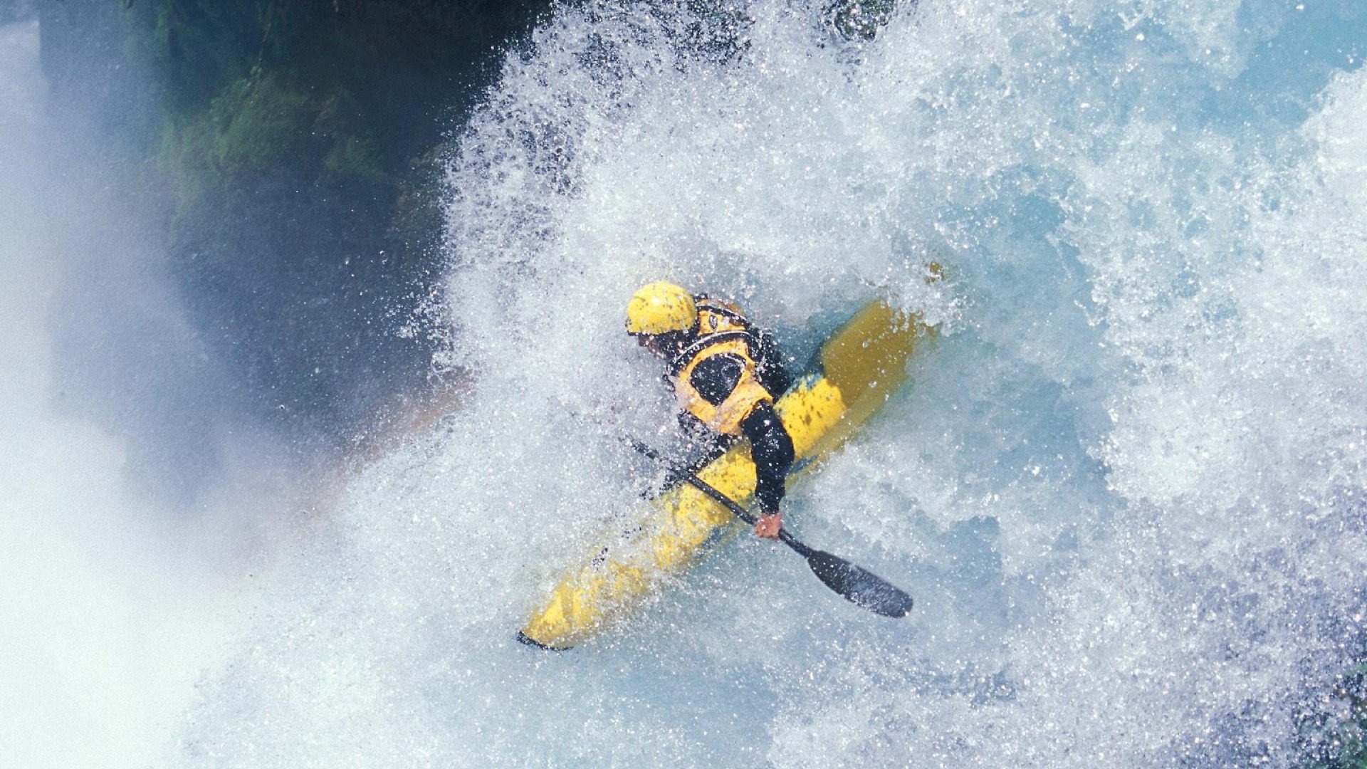 《比赛现场：观众热情点燃整个舞台》，观众在比赛现场用英语怎么说